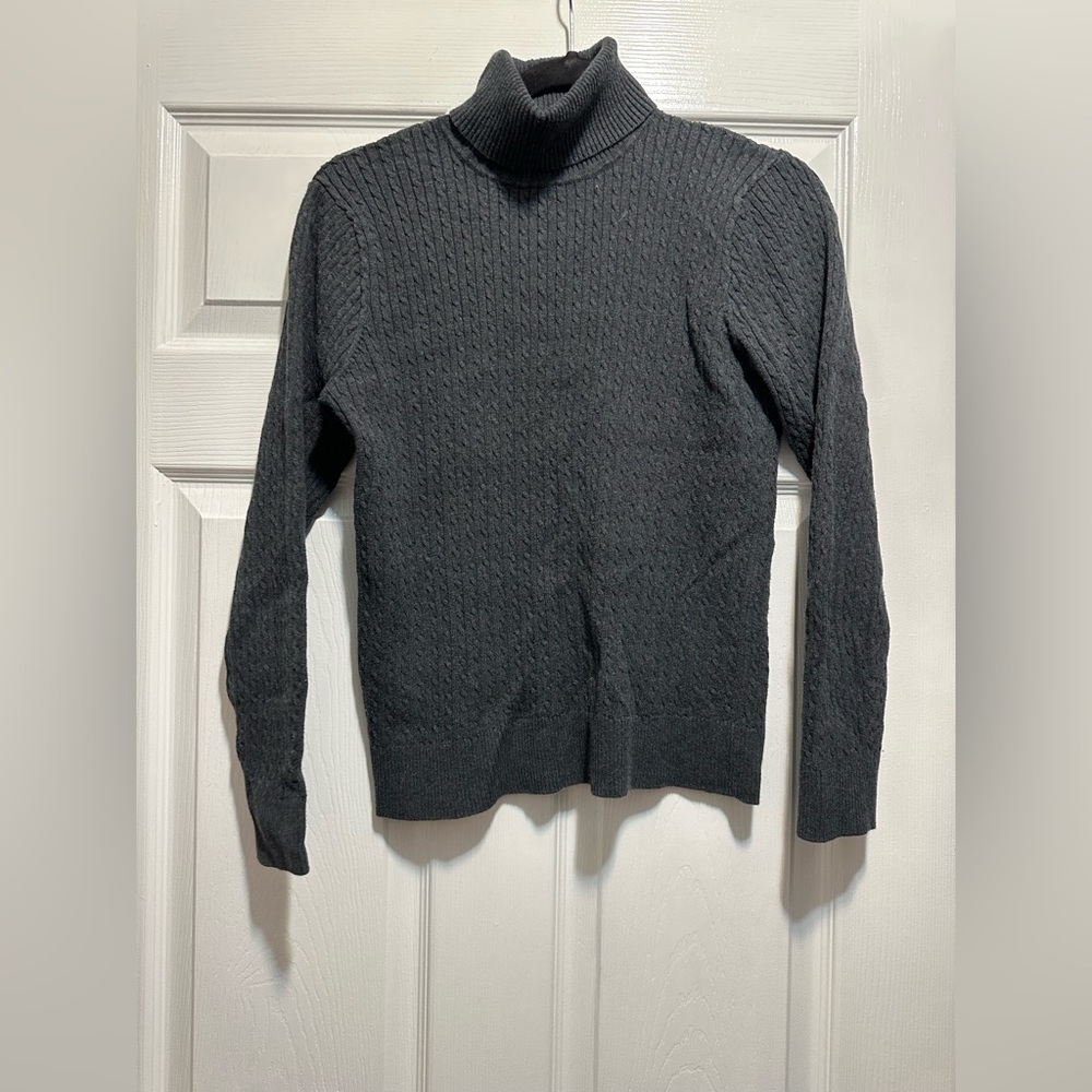 JEANNE PIERRE WOMENS TURTLE NECK CABLE KNIT SWEATER